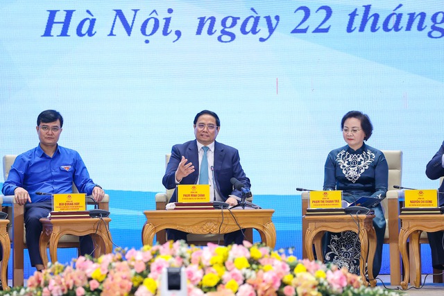Thủ tướng Phạm Minh Chính đối thoại với thanh niên. Ảnh: VGP