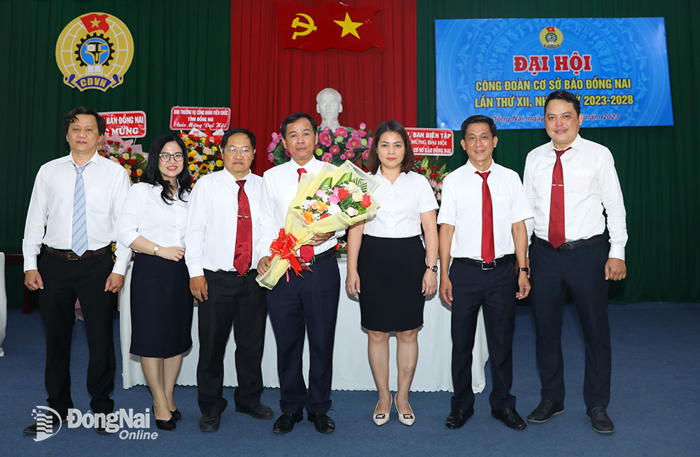 Ban chấp hành Công đoàn cơ sở Báo Đồng Nai khóa XII nhiệm kỳ 2023-2028 ra mắt đại hội