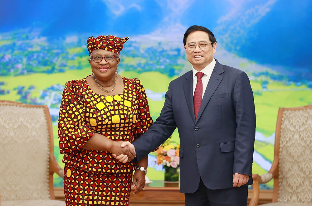 Thủ tướng Chính phủ Phạm Minh Chính tiếp Tổng giám đốc Tổ chức Thương mại thế giới Ngozi Okonjo - Iweal vào ngày 18-5. Ảnh: TTXVN