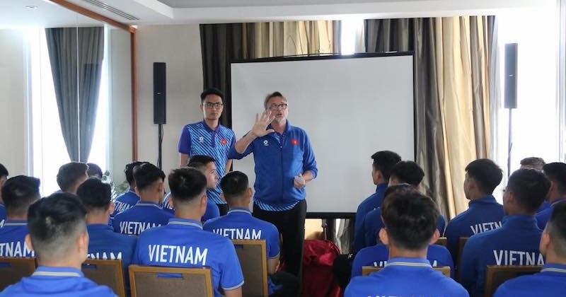 Đội tuyển Việt Nam họp đấu pháp trước trận đấu với Nhật Bản