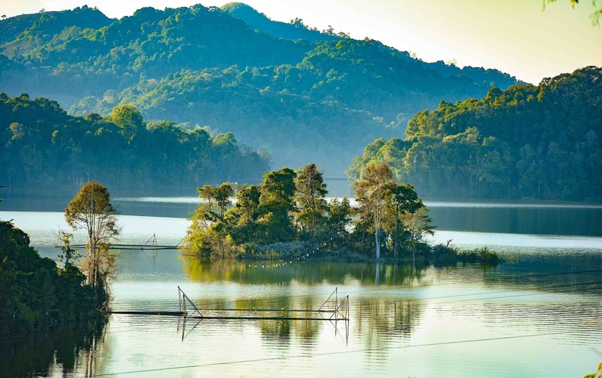 A small island in Pa Khoang Lake. 


