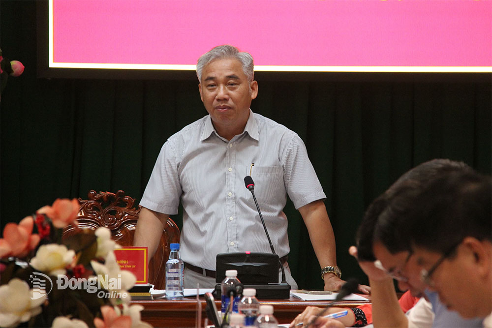 Đồng chí Lê Ngọc Minh, Phó trưởng ban Nội chính Tỉnh ủy chủ trì buổi kiểm tra tại Đảng ủy Công an tỉnh