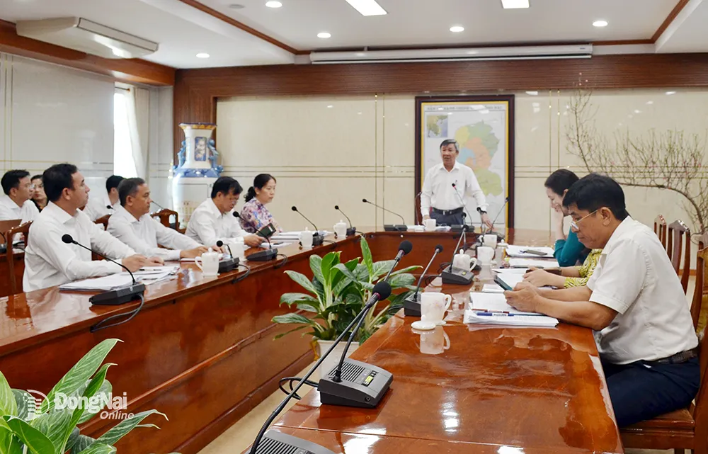 Phó bí thư thường trực Tỉnh ủy Hồ Thanh Sơn kết luận tại buổi làm việc