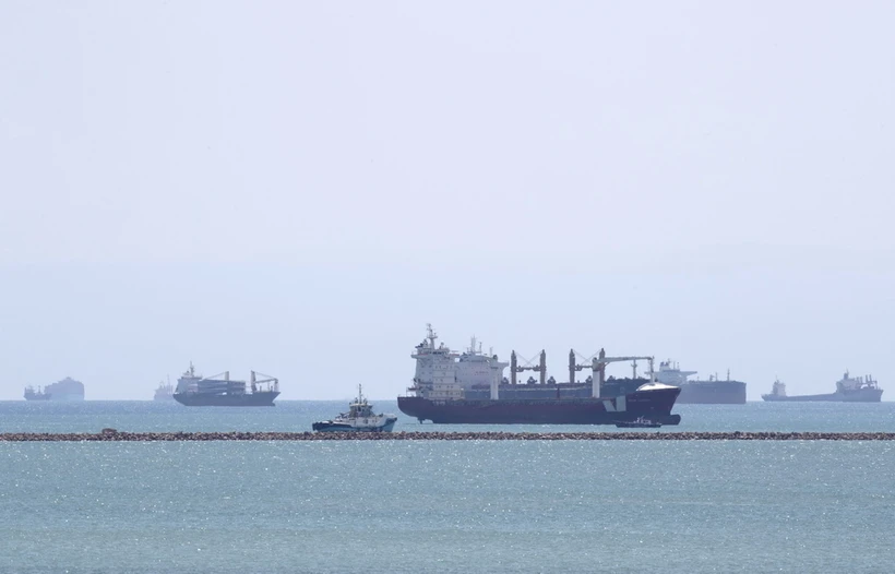 Tàu thuyền di chuyển trên Biển Đỏ. Ảnh: AFP/TTXVN