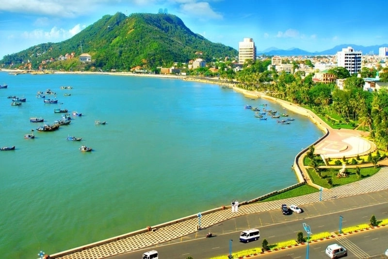 Thành phố biển Vũng Tàu là một trong những điểm nghỉ dưỡng nổi tiếng của Việt Nam.