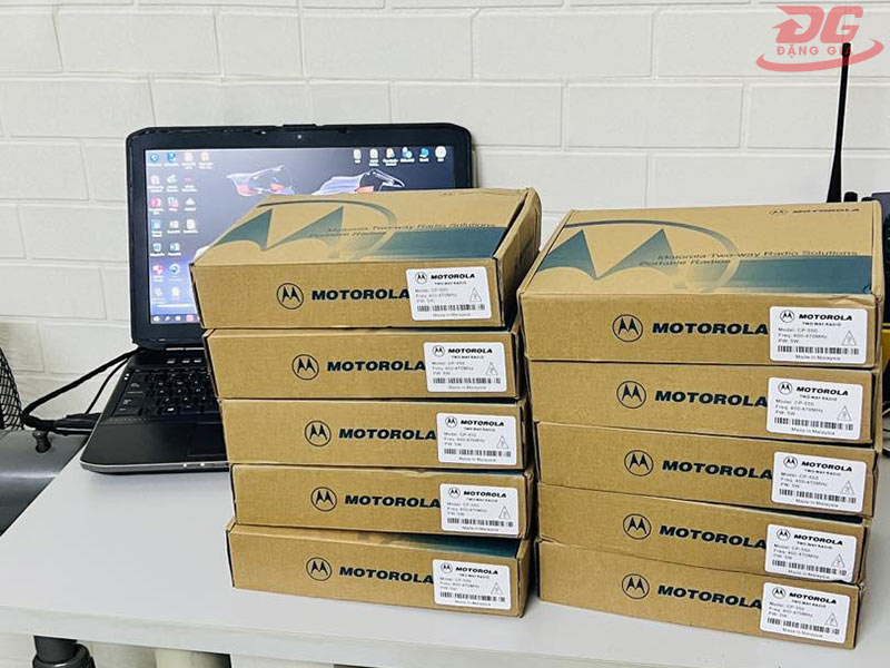 Kho hàng luôn có sẵn, đầy đủ hộp và tem mác