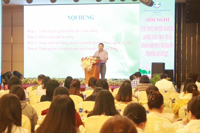 Phổ biến pháp luật về lao động, việc làm và đối thoại với các doanh nghiệp