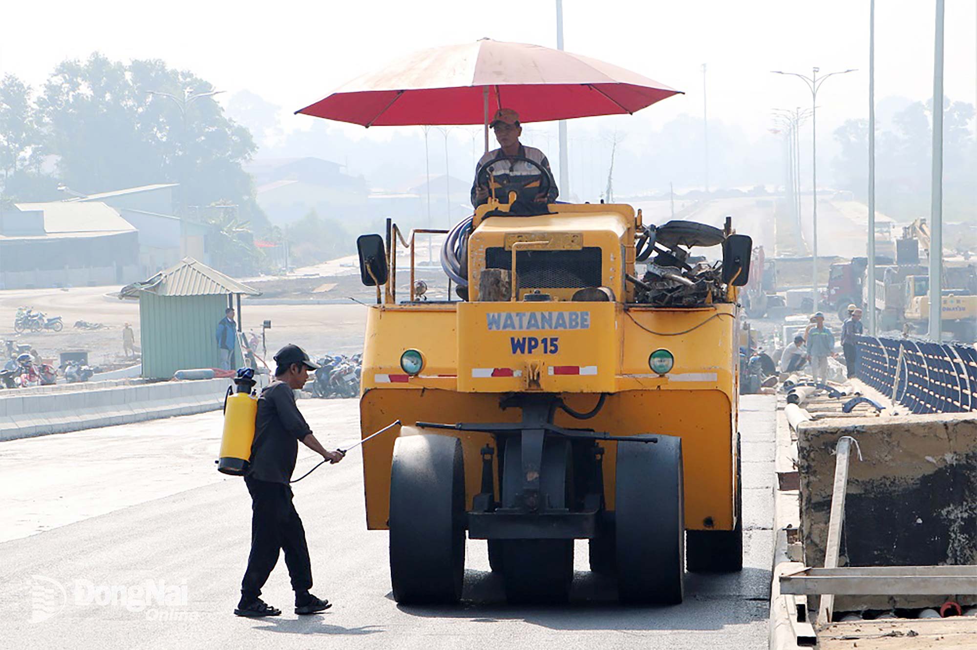 Thong Nhat Bridge is approximately 765 meters long, with a 559-meter main span, and accommodates 6 to 10 lanes, each 45 to 95 meters wide. This section is the most critical component of the Bien Hoa Central Axis Road Project. Photo: Pham Tung
