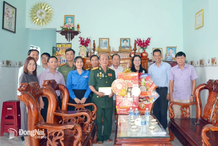 Đoàn công tác tỉnh Đồng Nai thăm, chúc Tết các gia đình chính sách