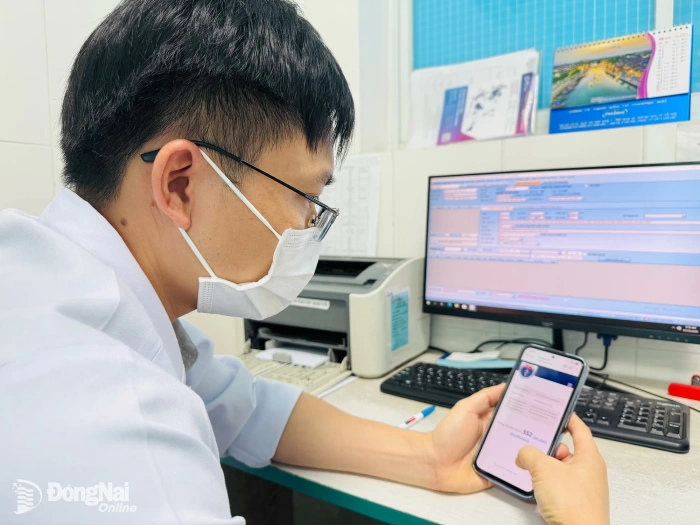 Managing the drug market through electronic prescriptions