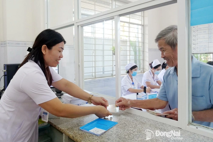 Ðẩy mạnh thu hút nhân lực y tế và đầu tư cho y tế cơ sở