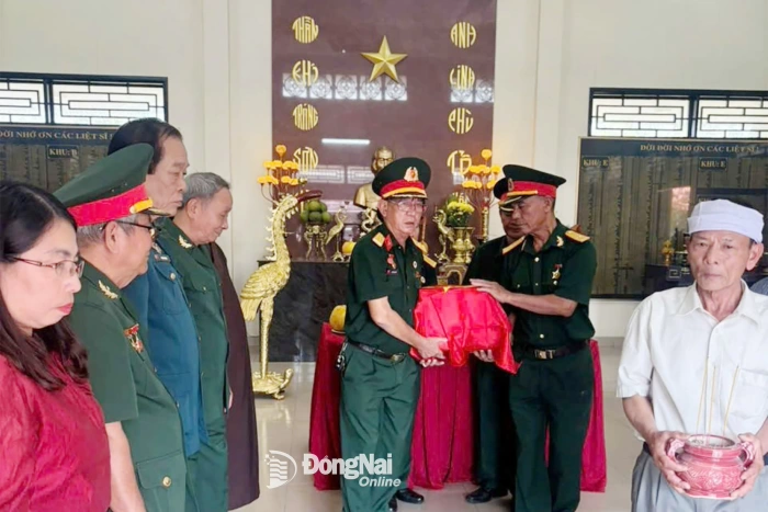 Trang trọng tiễn đưa hài cốt liệt sĩ Nguyễn Xuân Long về quê hương Hà Nội