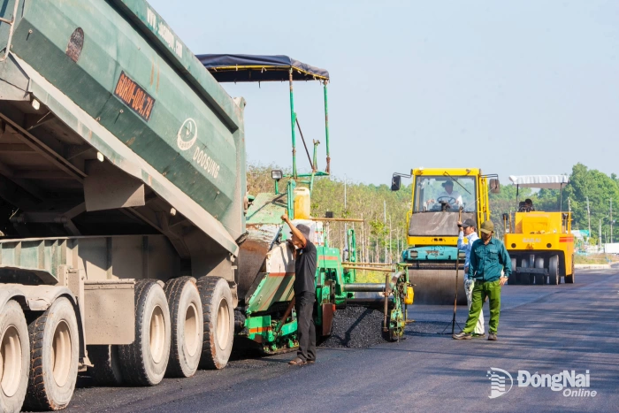 [Chùm ảnh] Đường Vành đai 1 Long Khánh dồn lực thi công để thông xe kỹ thuật dịp 3-2