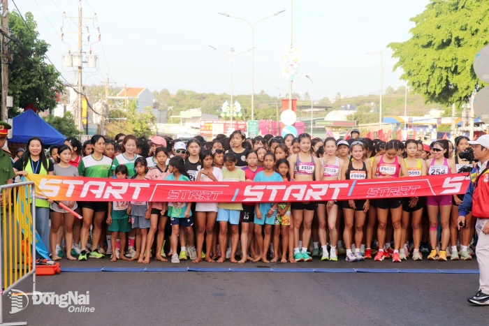 Tuyển nữ tranh tài ở nội dung 5,4km và 4km chinh phục đỉnh núi Bà Rá