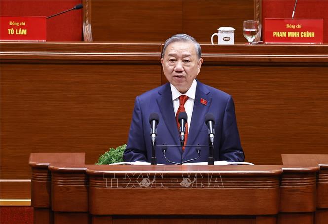 Tổng Bí thư Tô Lâm thay mặt Ban Chấp hành Trung ương Đảng khóa XIV phát biểu tại phiên bế mạc Đại hội đại biểu toàn quốc lần thứ XIV của Đảng Cộng sản Việt Nam. Ảnh: TTXVN
