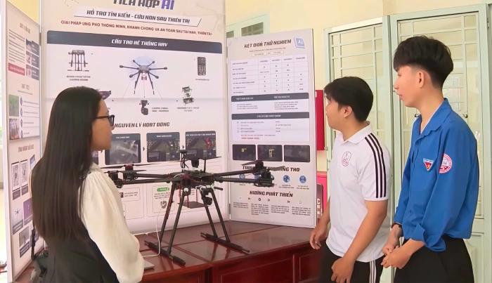 Nhóm sinh viên chế tạo UAV tích hợp AI hỗ trợ cứu hộ sau bão lũ