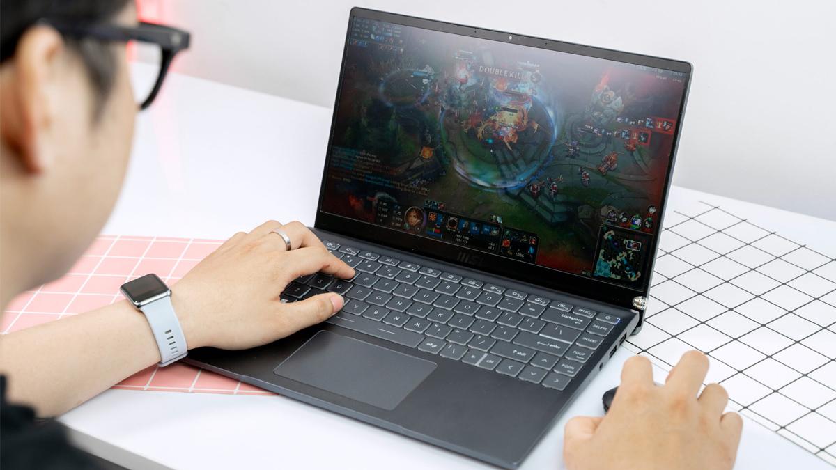 Xử lý đa tác vụ ổn, chơi game nhẹ mượt.