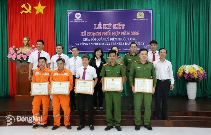 PC Đồng Nai khen thưởng đột xuất nhiều tập thể, cá nhân xuất sắc trong công tác phòng chống trộm cắp thiết bị điện