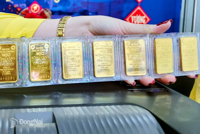 Giá vàng lập kỷ lục mới, vàng miếng SJC vượt mốc 190 triệu đồng/lượng