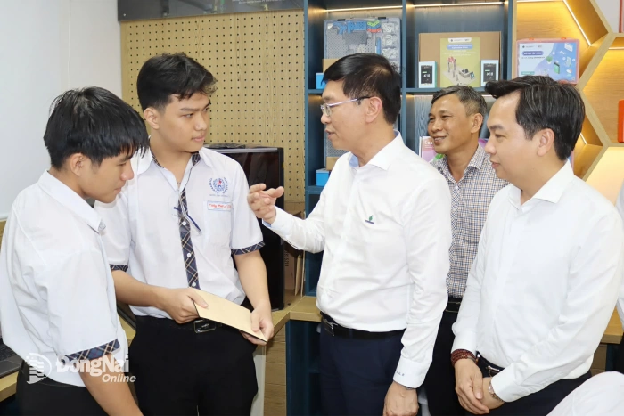 Petrovietnam tặng phòng thực hành giáo dục STEM hơn 4 tỷ đồng tại Đồng Nai