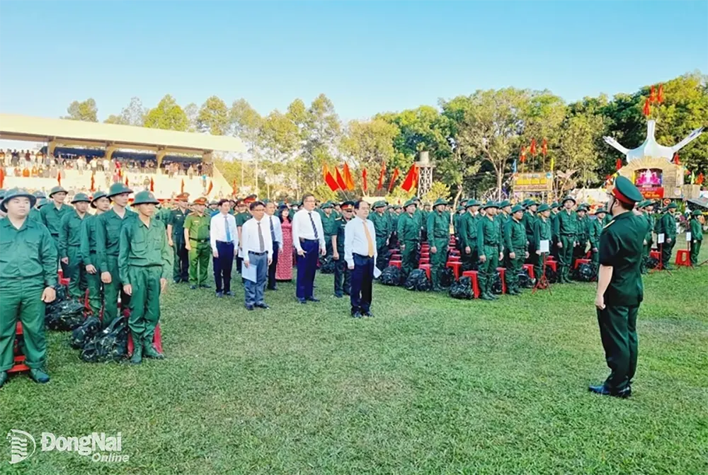 Lễ giao, nhận quân tại H.Long Thành
