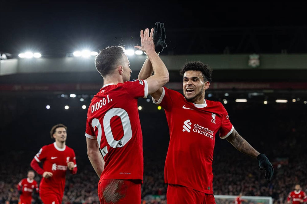 Liverpool xây chắc ngôi đầu