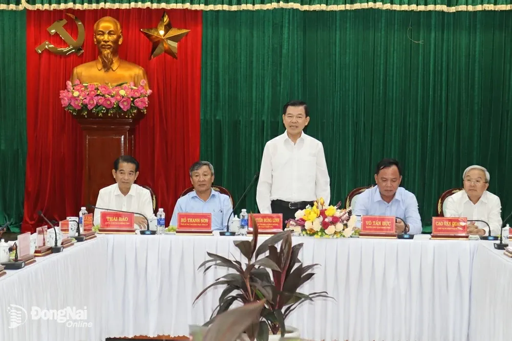 Đồng chí Nguyễn Hồng Lĩnh, Ủy viên Trung ương Đảng, Bí thư Tỉnh ủy phát biểu tại buổi làm việc