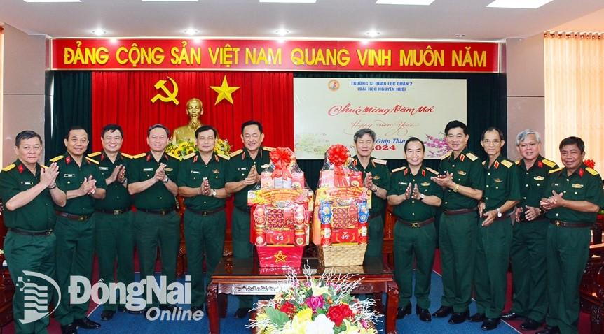 Thượng tướng Võ Minh Lương Võ Minh Lương kiểm tra, thăm và chúc Tết Trường Sĩ quan Lục quân 2- Ảnh ĐVCC