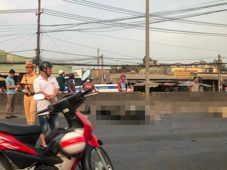 Hiện trường vụ tai nạn giữa 2 xe máy trên quốc lộ 51 (TP.Biên Hòa). Ảnh: CTV