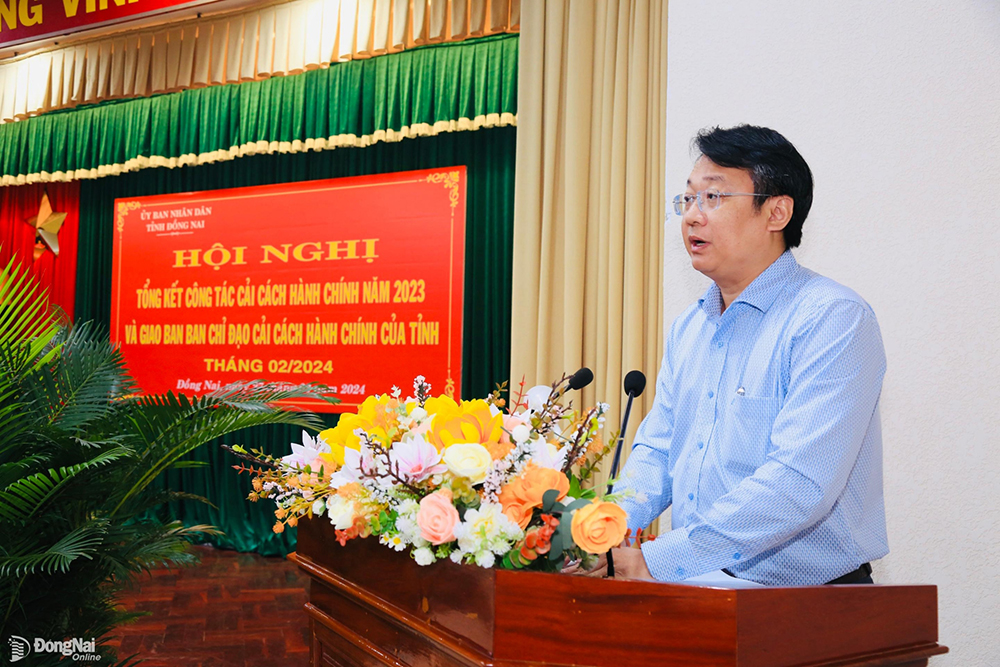 Chủ tịch UBND TP.Biên Hoà Đỗ Khôi Nguyên trình bày tham luận tại hội nghị