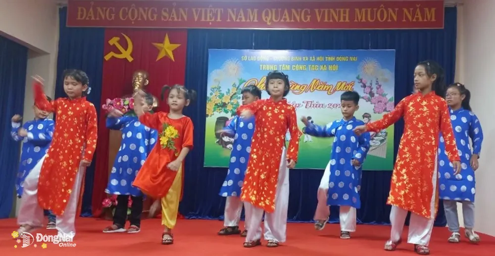 Trẻ em tại Trung tâm Công tác xã hội tỉnh múa hát mừng xuân năm 2024 (ảnh: Trung tâm Công tác xã hội tỉnh)