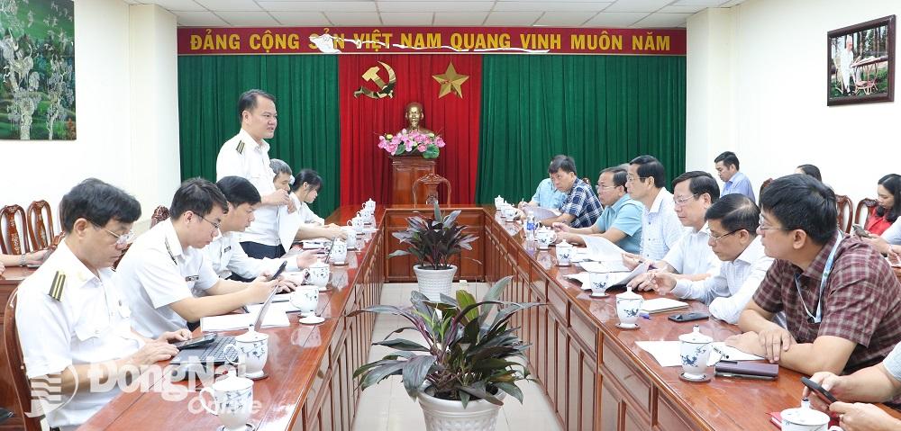 Ông Mai Văn Tân, Phó kiểm toán trưởng Kiểm toán nhà nước khu vực XIII công bố quyết định về việc thành lập đoàn khảo sát, thu thập thông tin lập kế hoạch kiểm toán