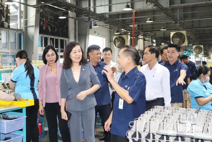 Elevating position and building investor confidence through companionship and sharing