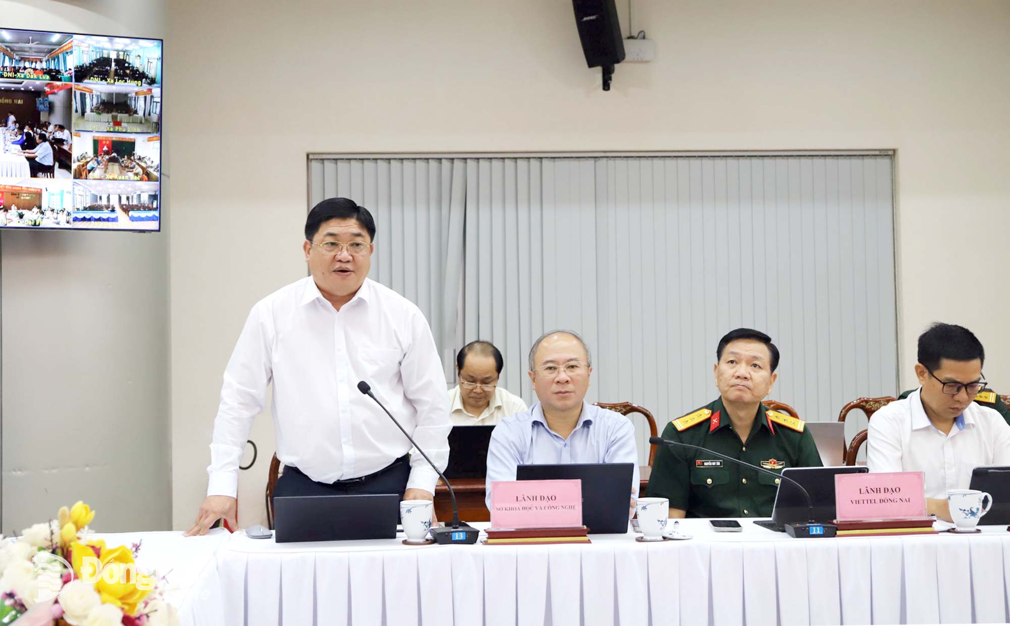 Provincial Party Committee Member, Director of the Department of Science and Technology Pham Van Trinh presents a report at the conference. Photo: B. Nguyen

