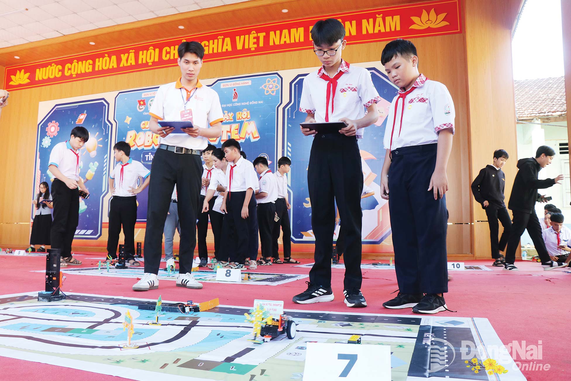 Digital technology is being strongly promoted within the educational environment in Dong Nai. In the photo: Students from Binh Phuoc Ward participating in the 2nd Dong Nai Provincial Robotics Competition 2025. Photo: Cam Lien

