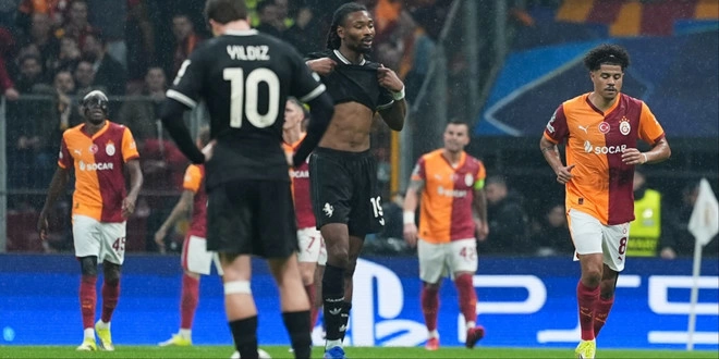 Juventus thảm bại trước Galatasaray