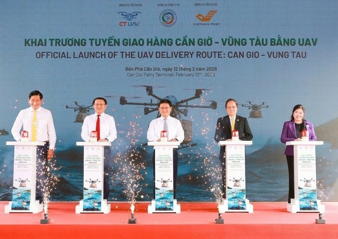 Delegates at the launching ceremony of UAV delivery route in Ho Chi Minh City on February 12, 2026 (Photo: Vietnam Post)