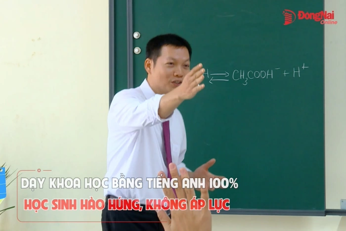 Dạy khoa học bằng tiếng Anh 100%: Học sinh hào hứng, không áp lực