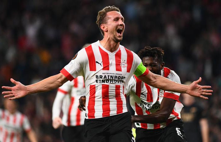 Luuk de Jong đang bất ngờ dẫn đầu danh sách Vua phá lưới Champions League mùa này