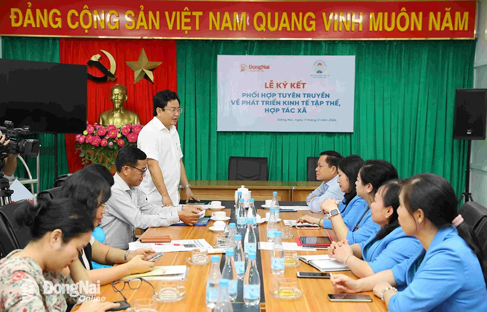 Tổng biên tập Báo Đồng Nai Đào Văn Tuấn phát biểu tại lễ ký kết