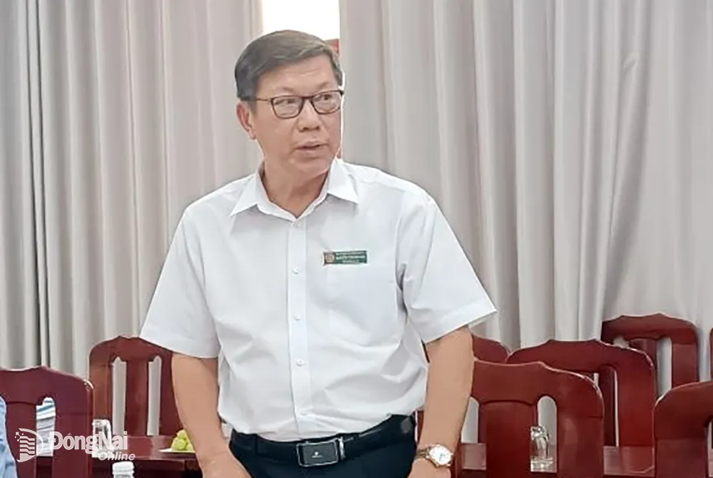 Phó chánh án TAND tỉnh Nguyễn Thành Sơn báo cáo một số nội dung tại buổi giám sát. Ảnh: Tố Tâm 
