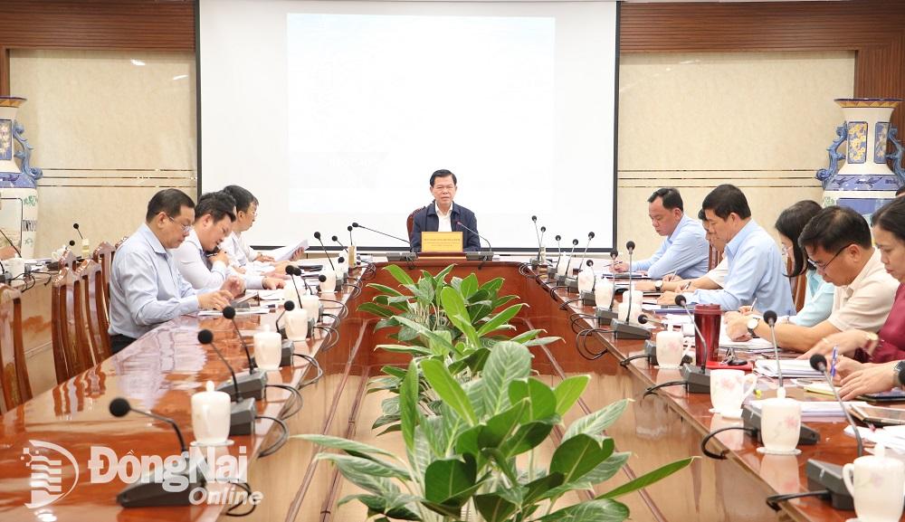 Bí thư Tỉnh ủy Nguyễn Hồng Lĩnh phát biểu kết luận buổi làm việc