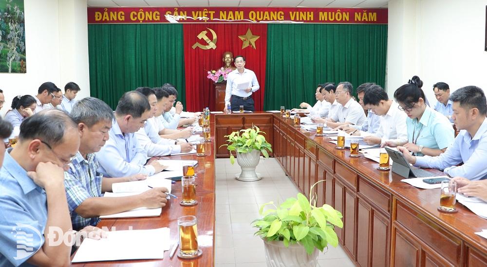 Phó chủ tịch UBND tỉnh Võ Văn Phi phát biểu kết luận buổi làm việc