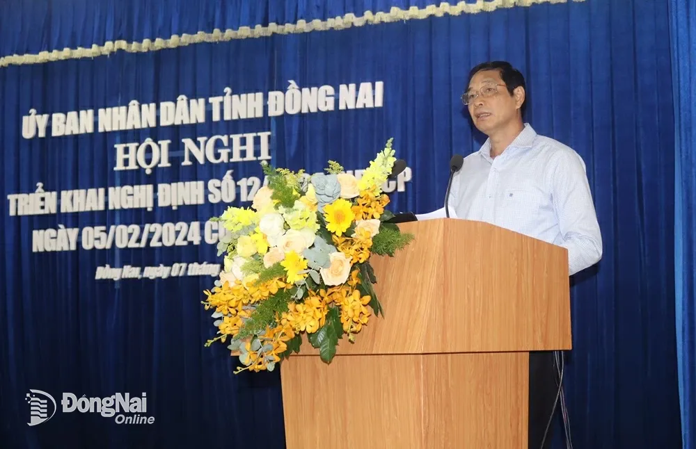 Phó chủ tịch UBND tỉnh Võ Văn Phi phát biểu khai mạc hội nghị