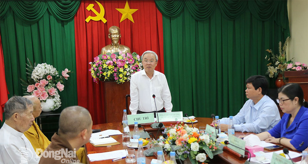 Chủ tịch Ủy ban MTTQ Việt Nam tỉnh Cao Văn Quang phát biểu tại lễ ký kết chương trình phối hợp thống nhất hành động năm 2024. Ảnh: Sông Thao