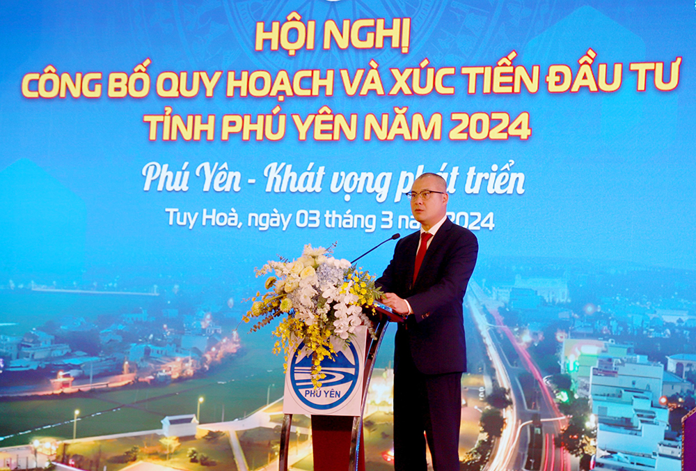 Đồng chí Phạm Đại Dương phát biểu cảm ơn và tiếp thu ý kiến chỉ đạo của Phó Thủ tướng Chính phủ. Ảnh: NGỌC CHUNG