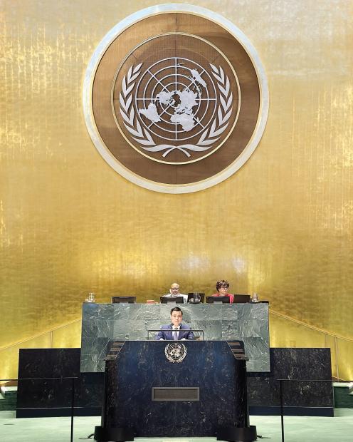 Đại sứ Đặng Hoàng Giang, Trưởng phái đoàn thường trực Việt Nam tại Liên hợp quốc, giới thiệu nghị quyết trước Đại hội đồng Liên hợp quốc. Ảnh: TTXVN