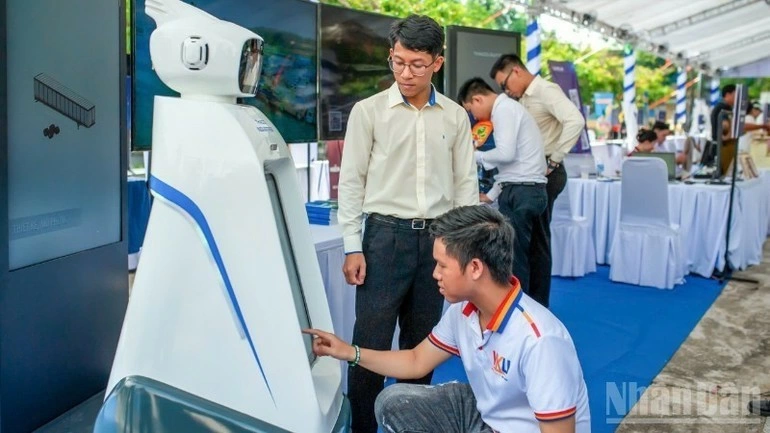A high-tech scientific product displayed. (Photo: KIM BACH)