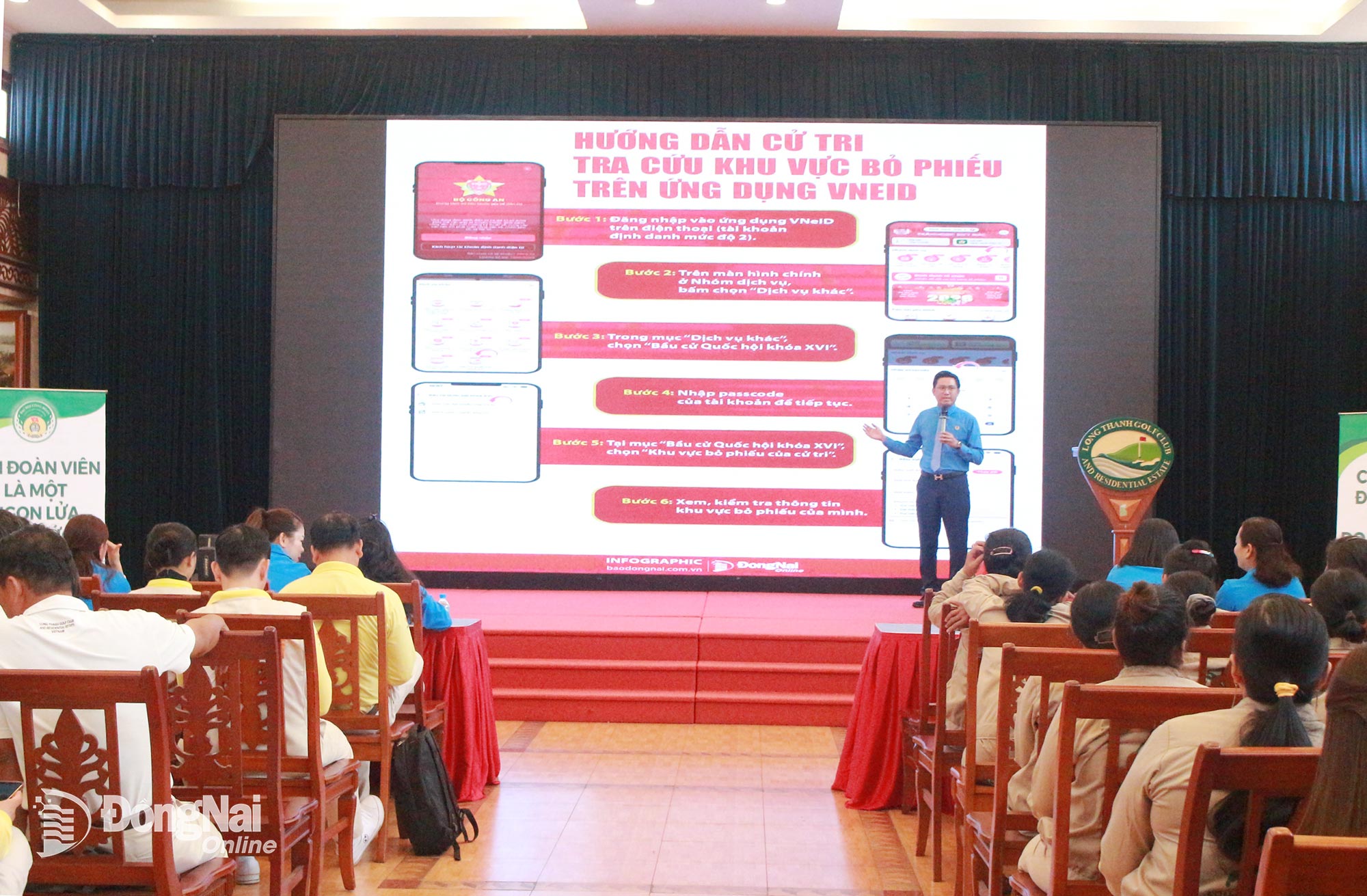 Công đoàn cơ sở Công ty CP Đầu tư và kinh doanh Golf Long Thành tuyên truyền, hướng dẫn công tác bầu cử cho người lao động. Ảnh: Thảo My