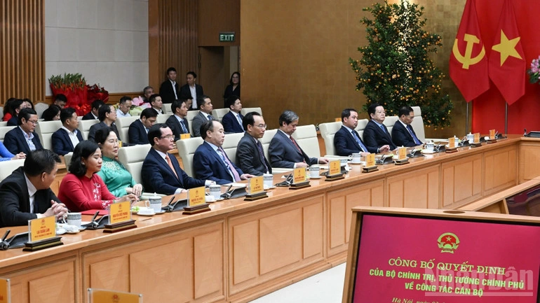 Lãnh đạo các ban, bộ, ngành, cơ quan Trung ương tham dự lễ công bố. (Ảnh: TRẦN HẢI)